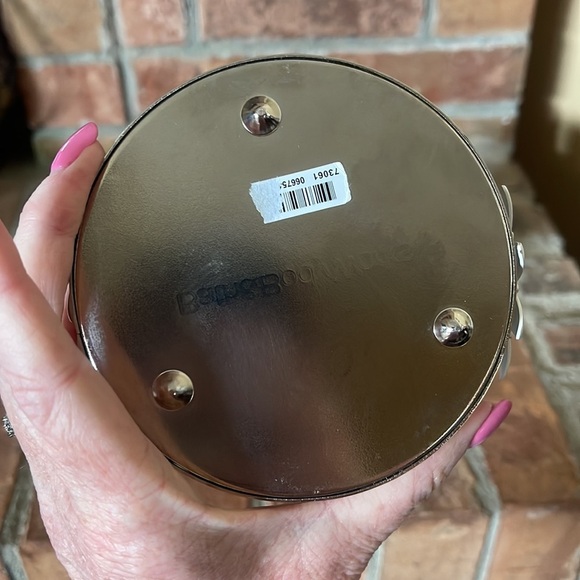 Bath & Body Works Frosted Spearmint Candle w/ White Flowers Floral Metal Holder - Picture 4 of 7